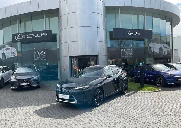 małopolskie Lexus UX cena 135900 przebieg: 74747, rok produkcji 2019 z Kraków